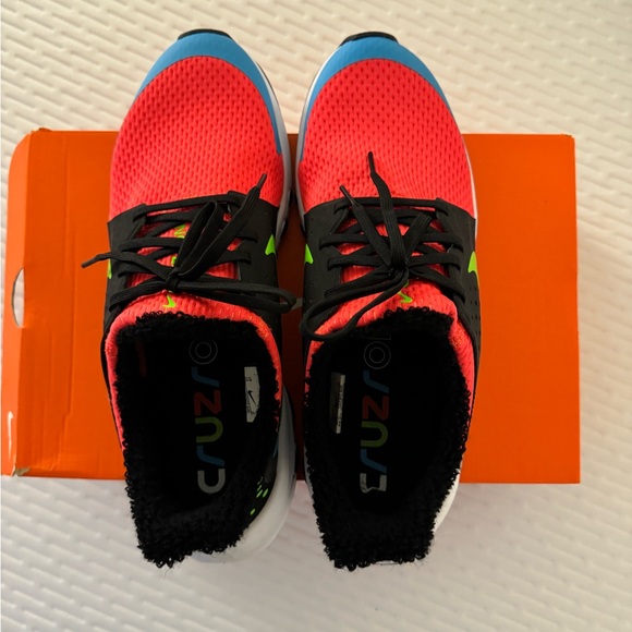 Nike Cruz One - 2 pairs, very lightly used (less than 5 times each) - Picture 9 of 10